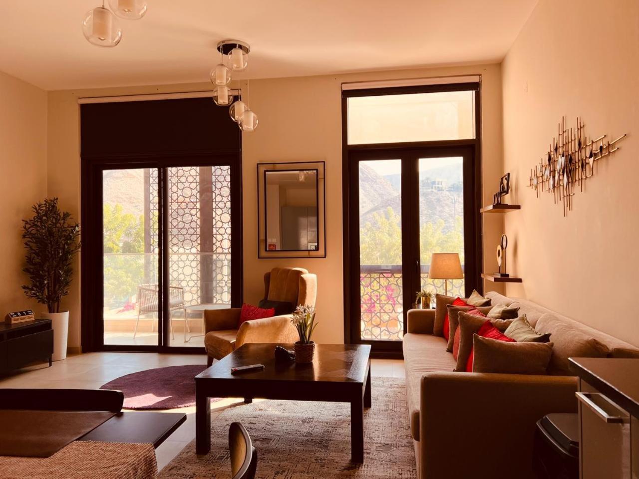 Apartment One Guest Place Elegant 1bhk In Bay 01
