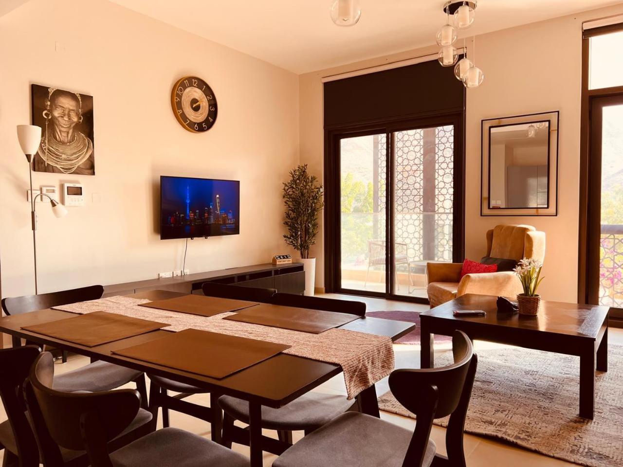 One Guest Place Elegant 1bhk In Bay 01 Apartment *