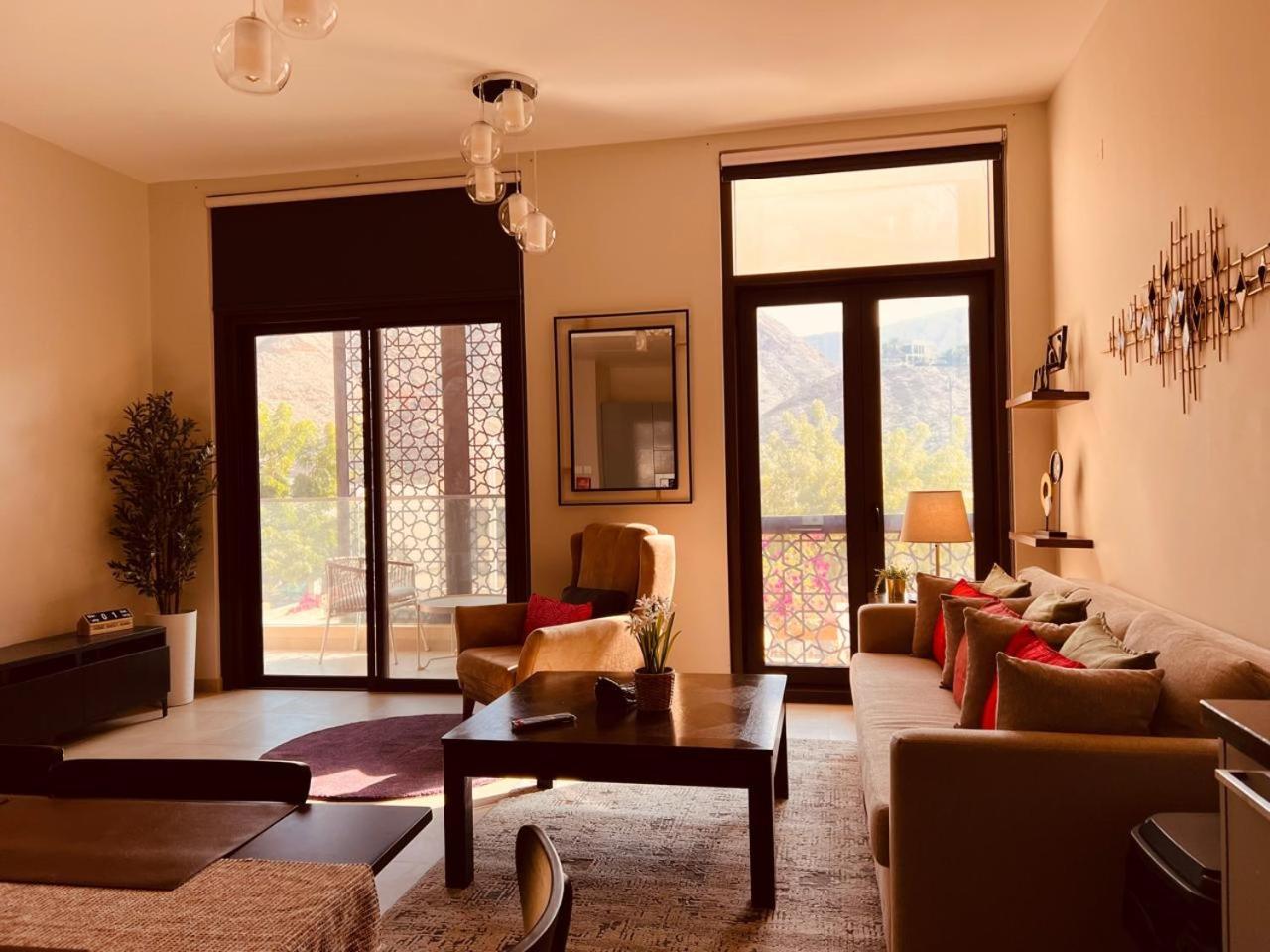 Appartamento One Guest Place Elegant 1bhk In Bay 01